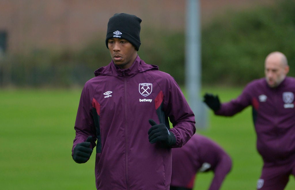 Oxford commits future to West Ham - report