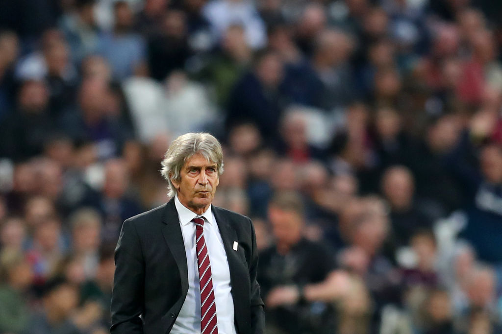 Influential Pablo Zabaleta at odds with Manuel Pellegrini over West Ham's aims for the season