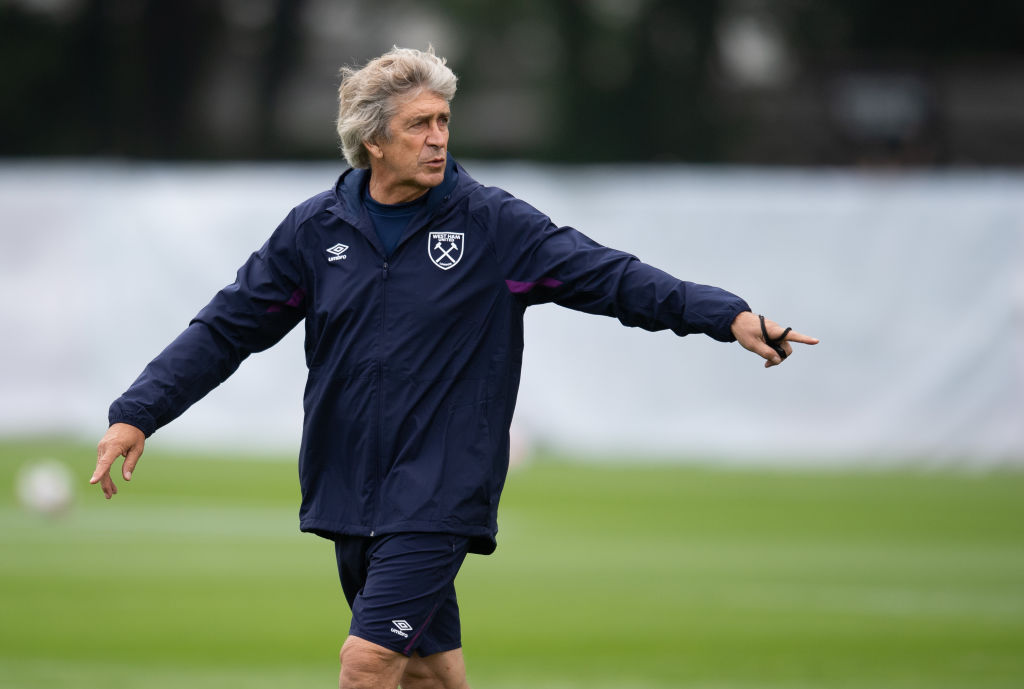 Insider claims Pellegrini wants to sign two new strikers for West Ham