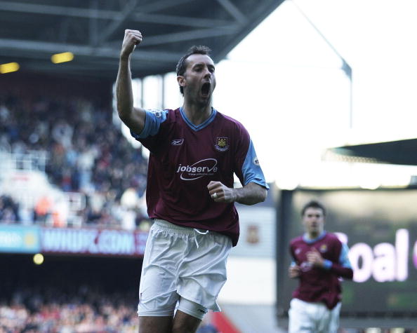 Ex-West Ham man risks wrath of Hammers fans after tweet about Aaron Cresswell tackle