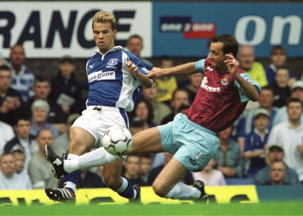 29 Sep 2001:Niclas Alexandersson of Everton gets past Don Hutchison of West Ham during the match between Everton and West Ham United in the FA Barc...