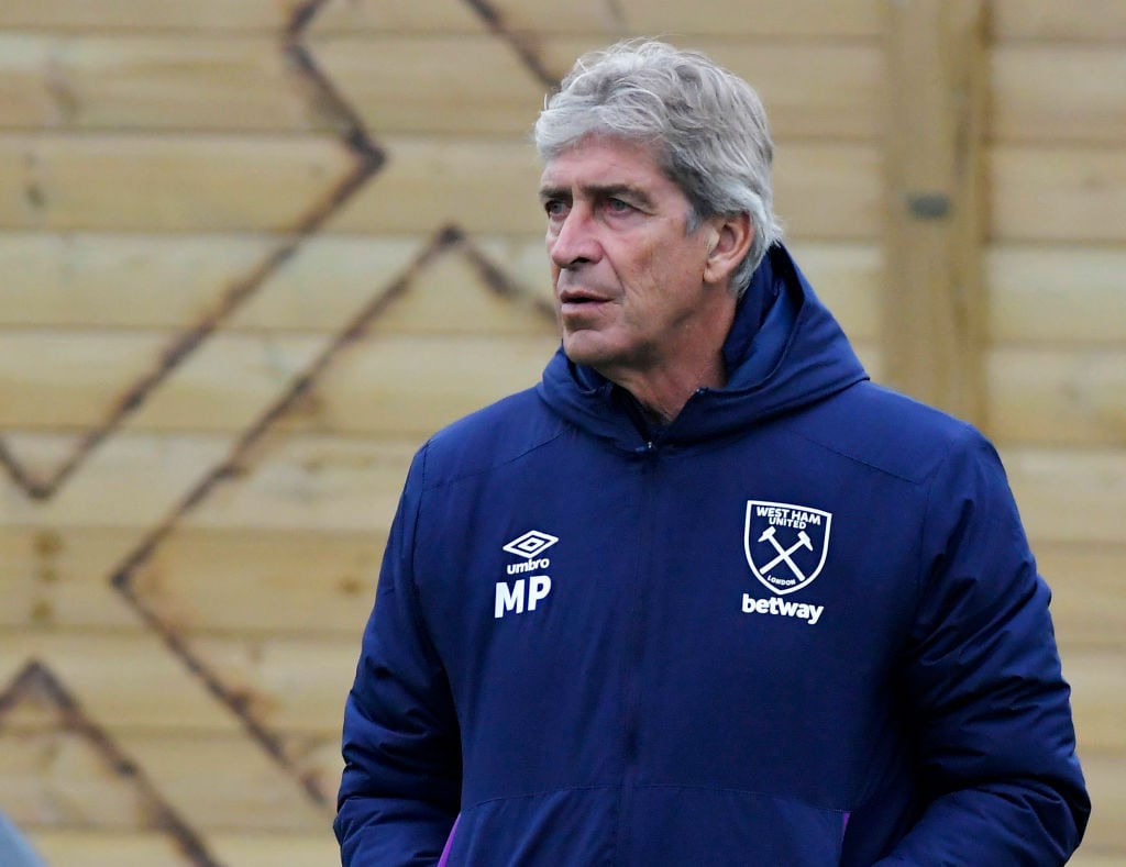 Club insider claims West Ham will not be sacking Pellegrini anytime soon