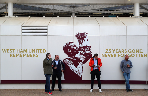 West Ham players to wear special shirts to commemorate Bobby Moore at Anfield