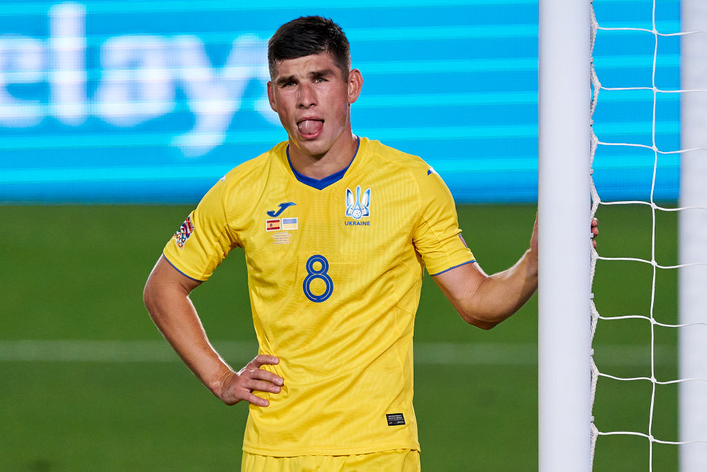 West Ham face problem as Marcelo Bielsa allegedly attempts to bring £12m midfielder to Leeds