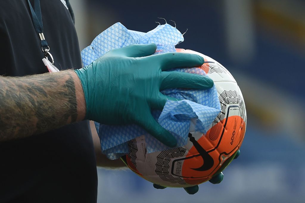 FBL-ENG-PR-EVERTON-LIVERPOOL