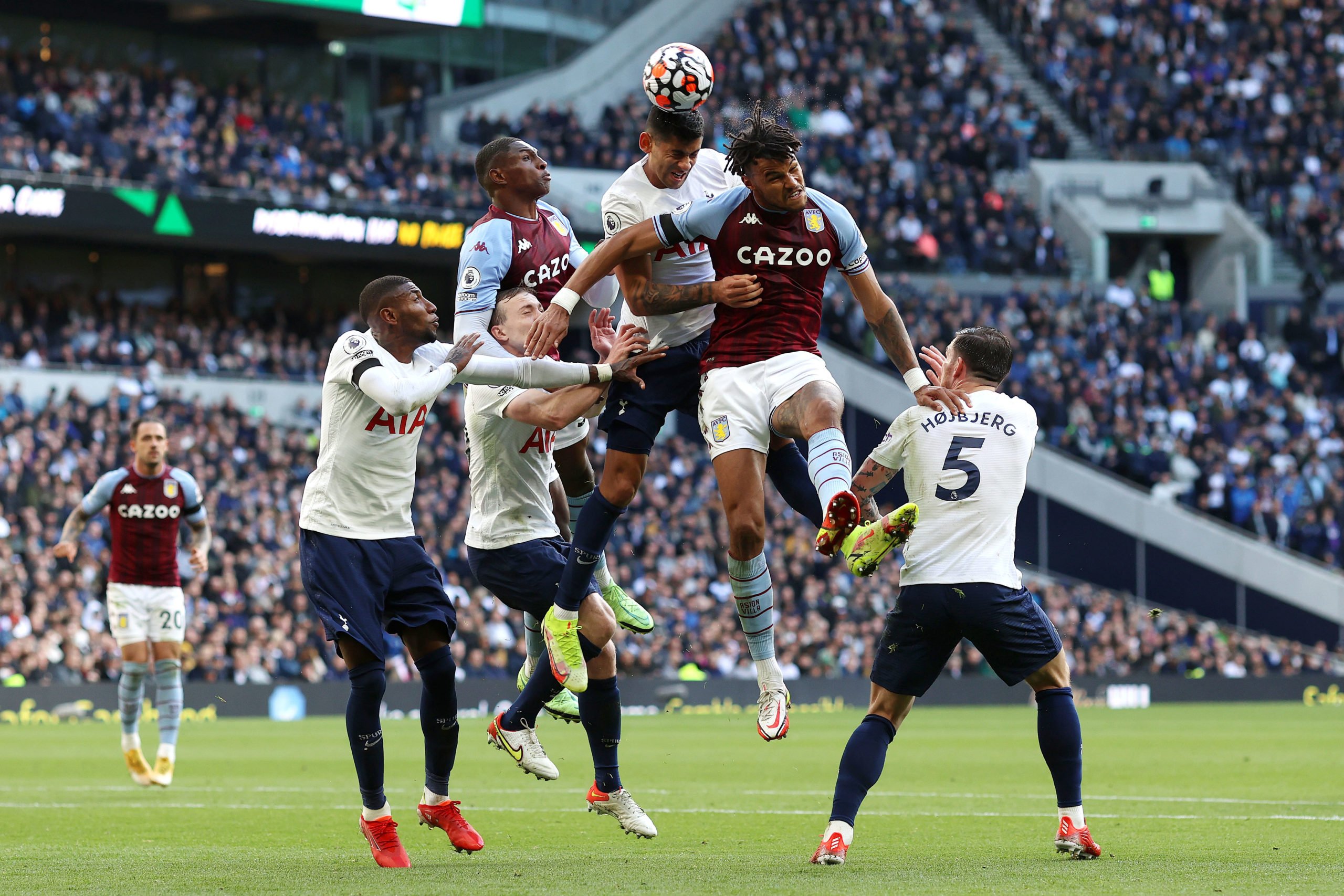 West Ham fans completely split as rumour emerges about Aston Villa defender Kortney Hause