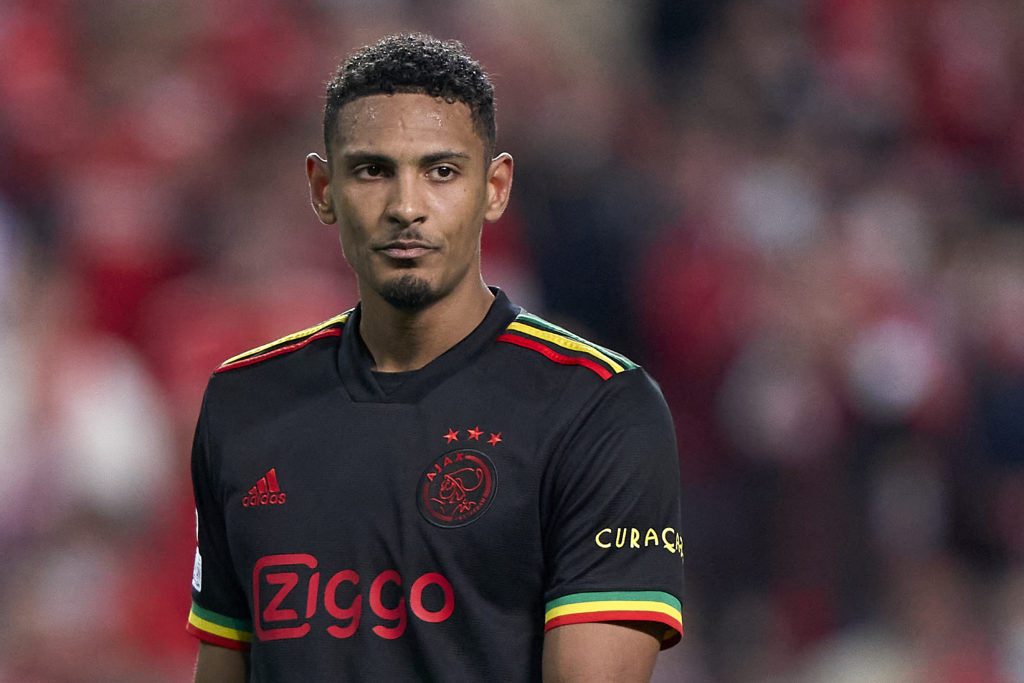 SL Benfica v AFC Ajax: Round Of Sixteen Leg One - UEFA Champions League