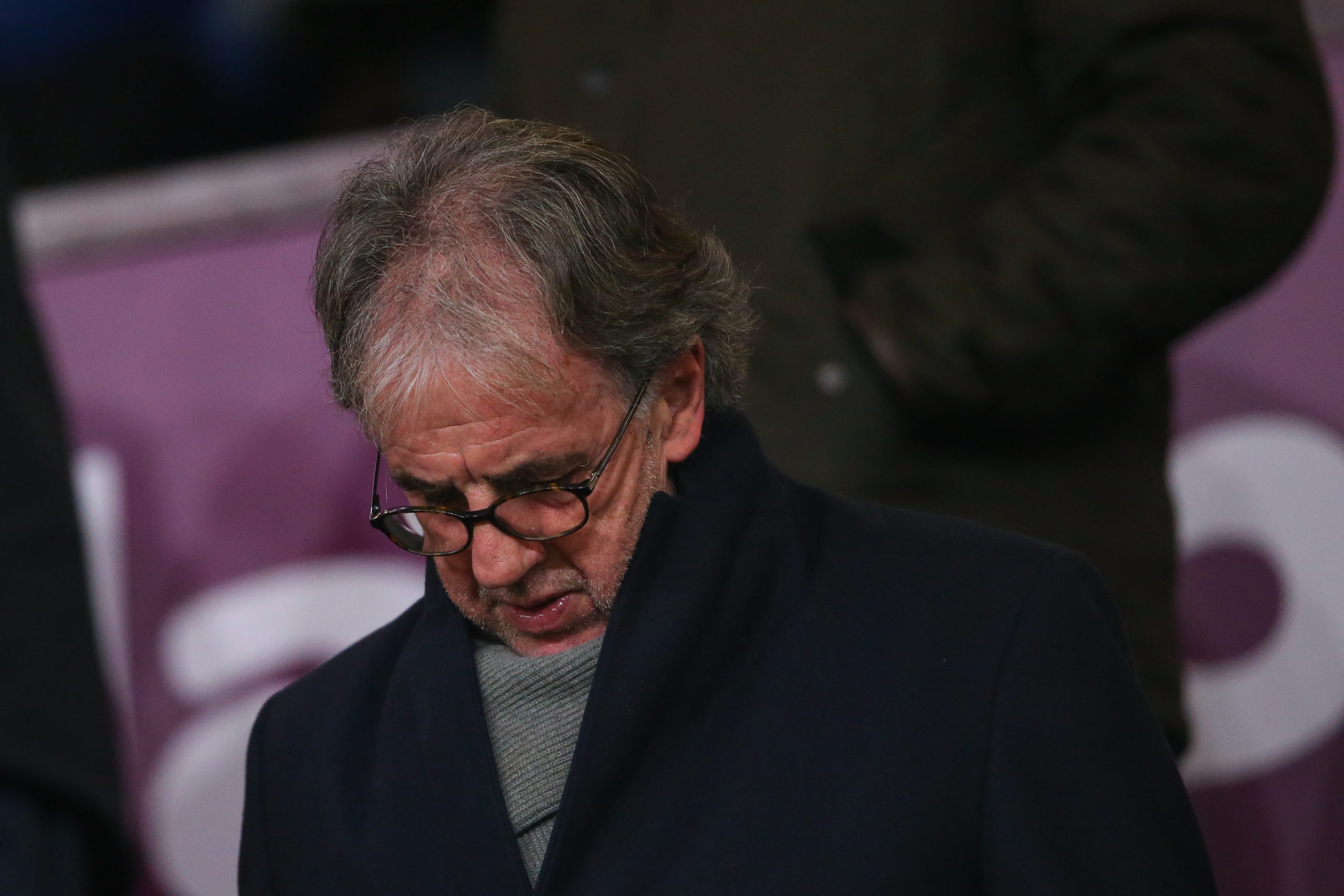 Mark Lawrenson tells West Ham players how they can hurt fragile Leicester