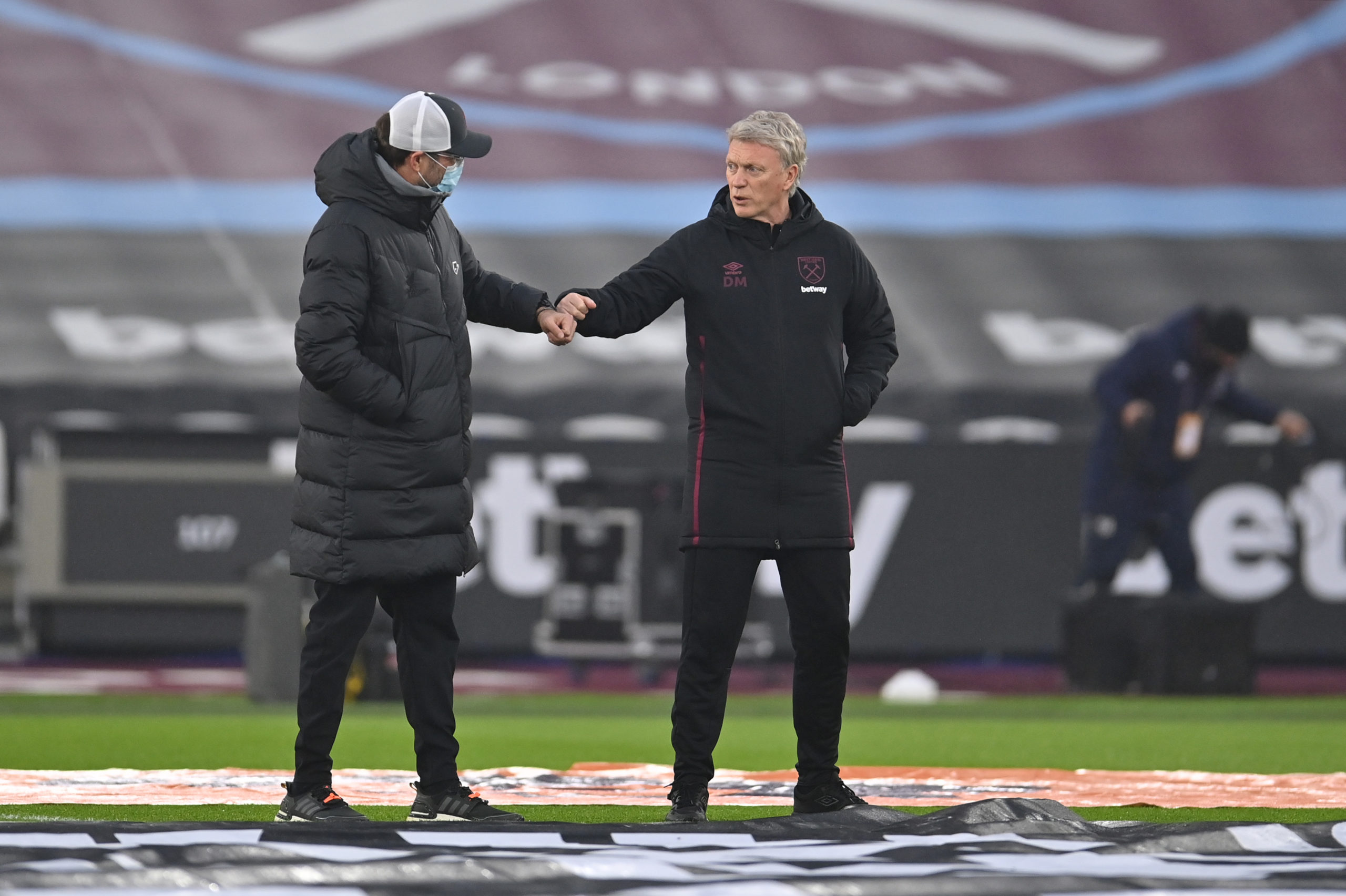 West Ham United boss David Moyes was speaking extensively with Liverpool manager Jurgen Klopp before last night's game at Anfield