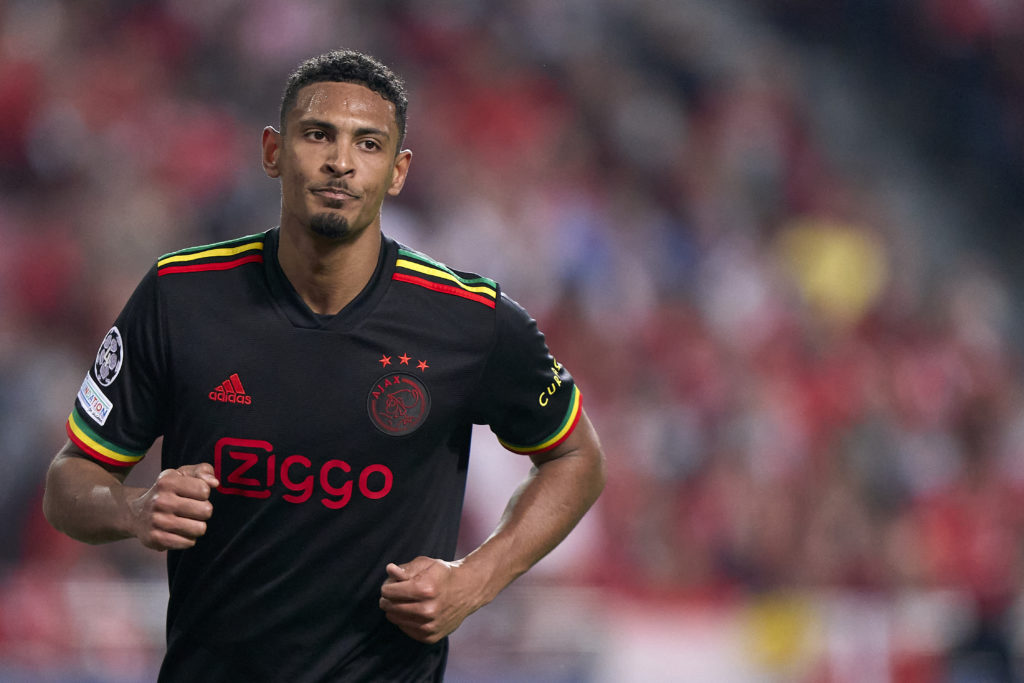 SL Benfica v AFC Ajax: Round Of Sixteen Leg One - UEFA Champions League