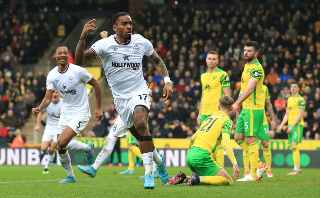 Norwich City v Brentford - Premier League