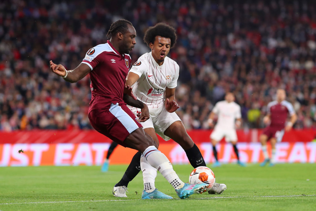 Sevilla FC v West Ham United: Round of 16 Leg One - UEFA Europa League