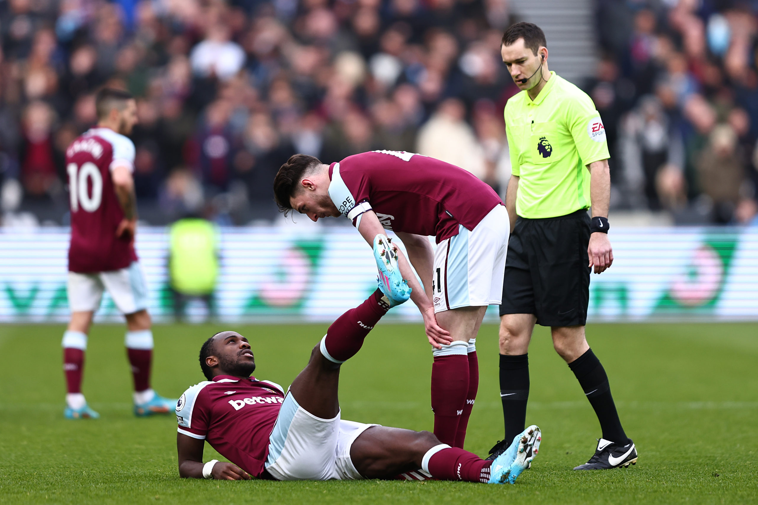 What Michail Antonio was seen mouthing to West Ham teammates after injury against Aston Villa
