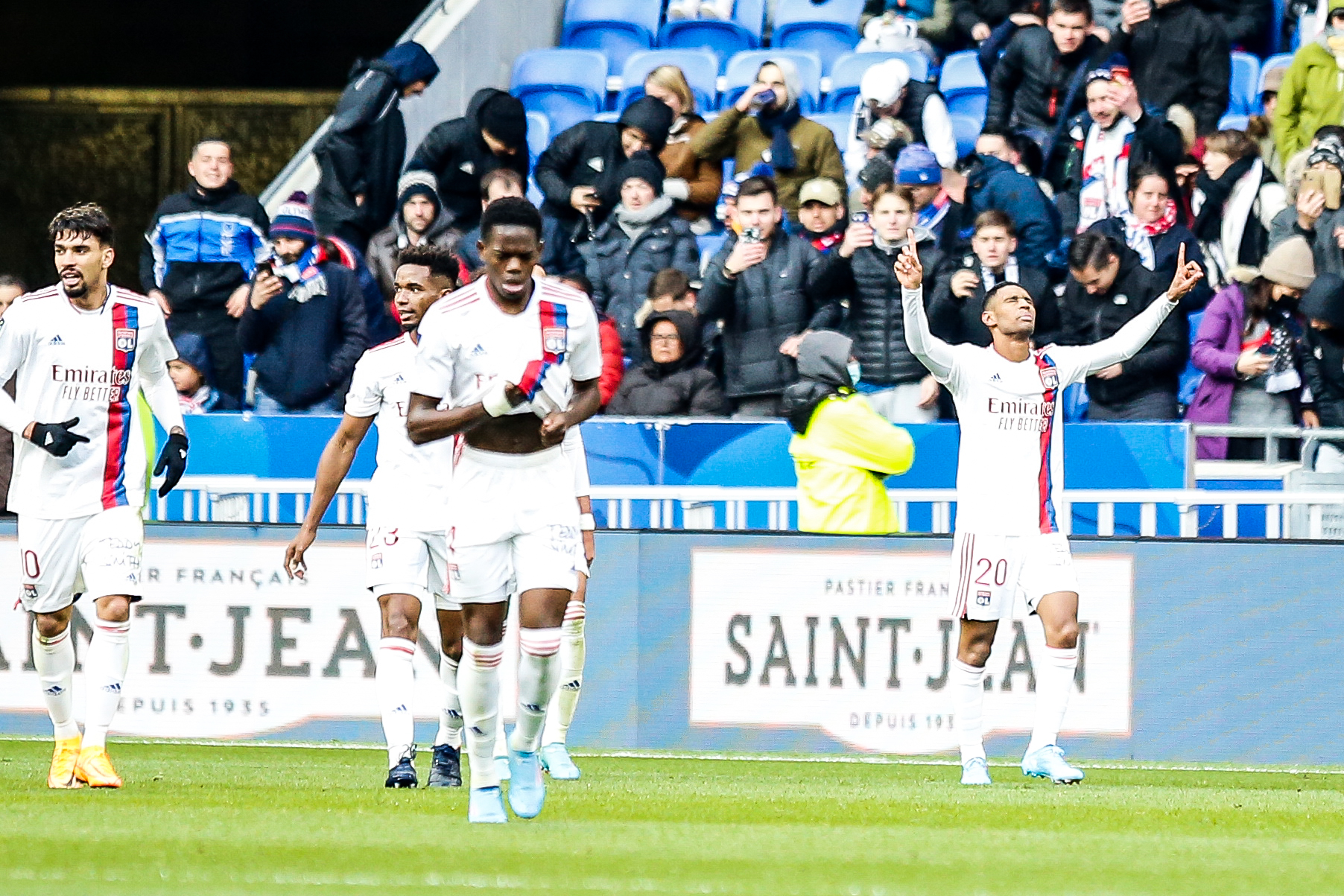 Olympique lyonnais v Angers Sporting Club de l'Ouest - Ligue 1 Uber Eats
