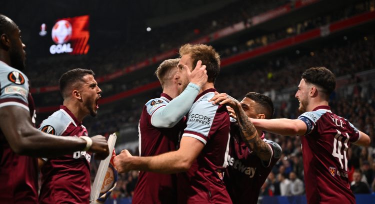 Craig Dawson sends desperate plea to West Ham fans ahead of Eintracht Frankfurt clash