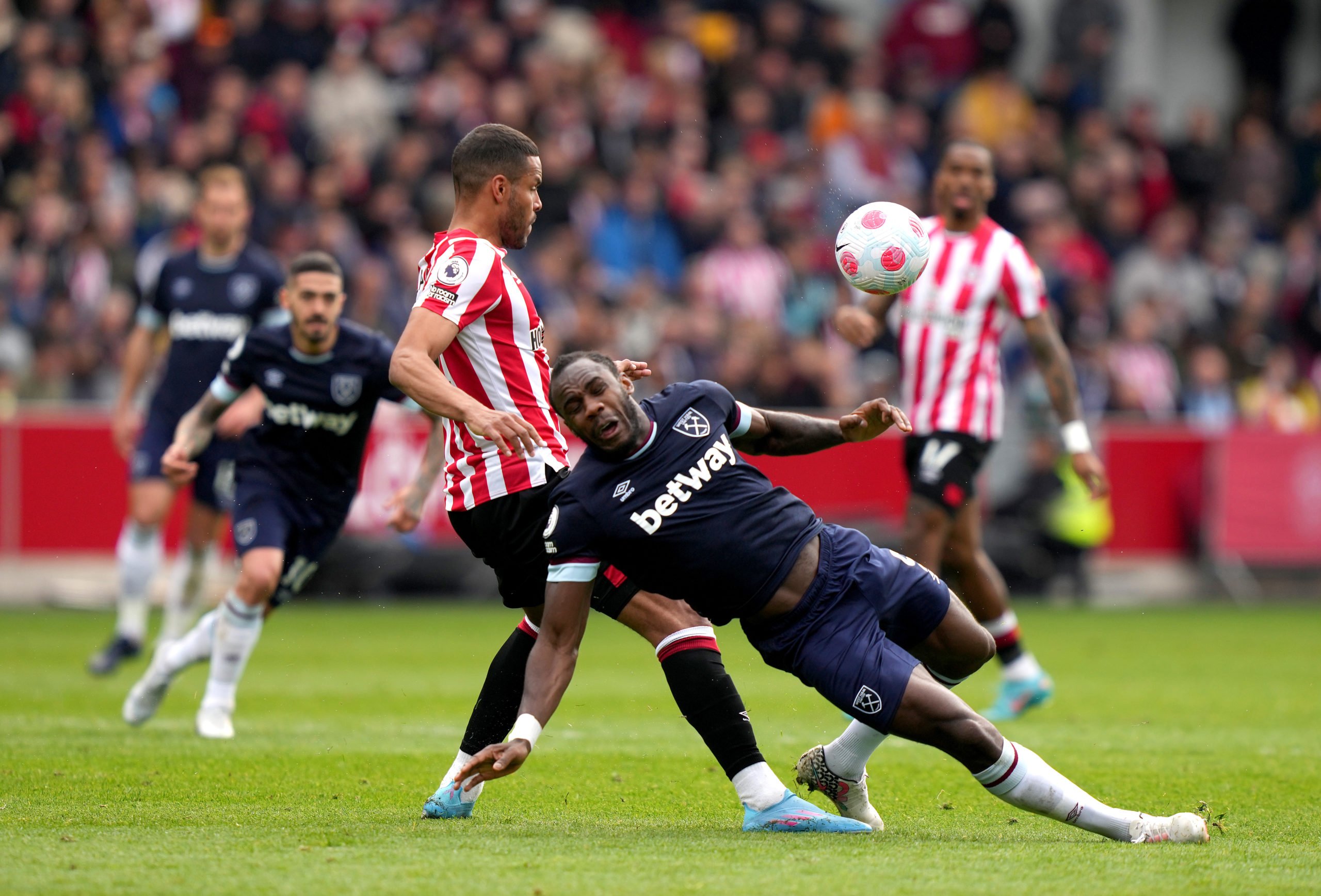 Awful Michail Antonio stinks the place out as bickering West Ham easily beaten by Brentford
