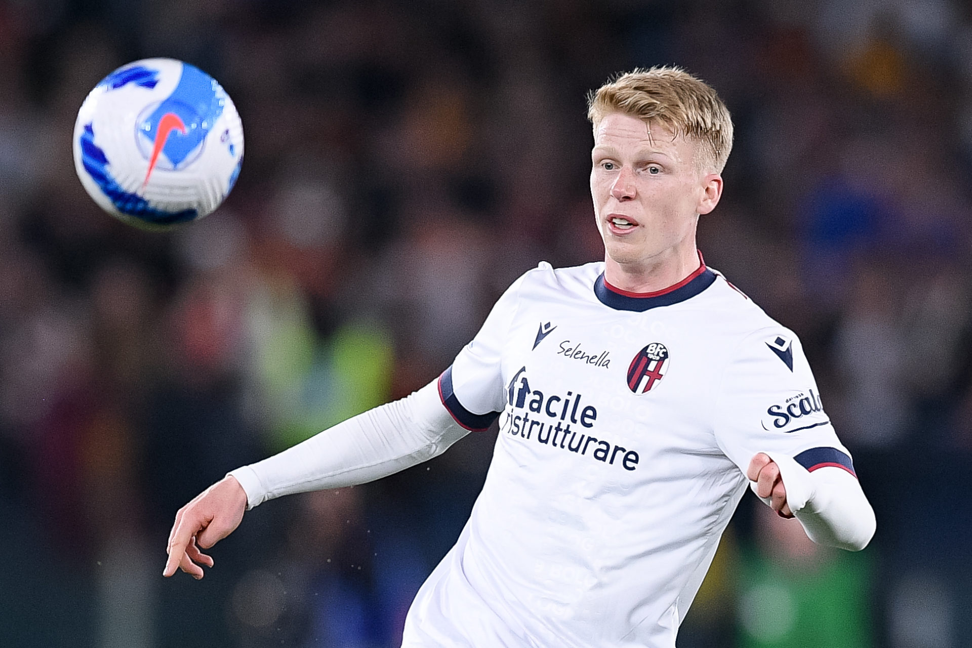 West Ham target Jerdy Schouten in action for Bologna