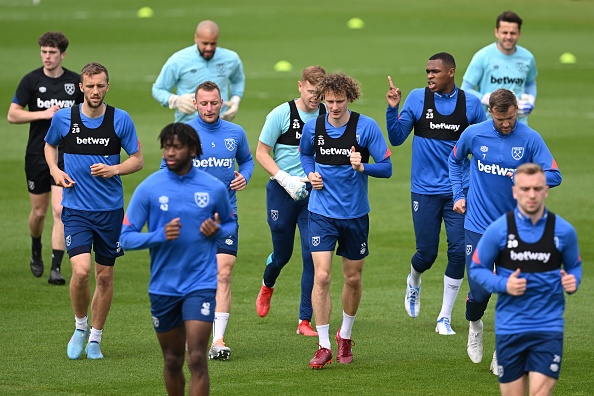 FBL-EUR-C3-WEST HAM-TRAINING