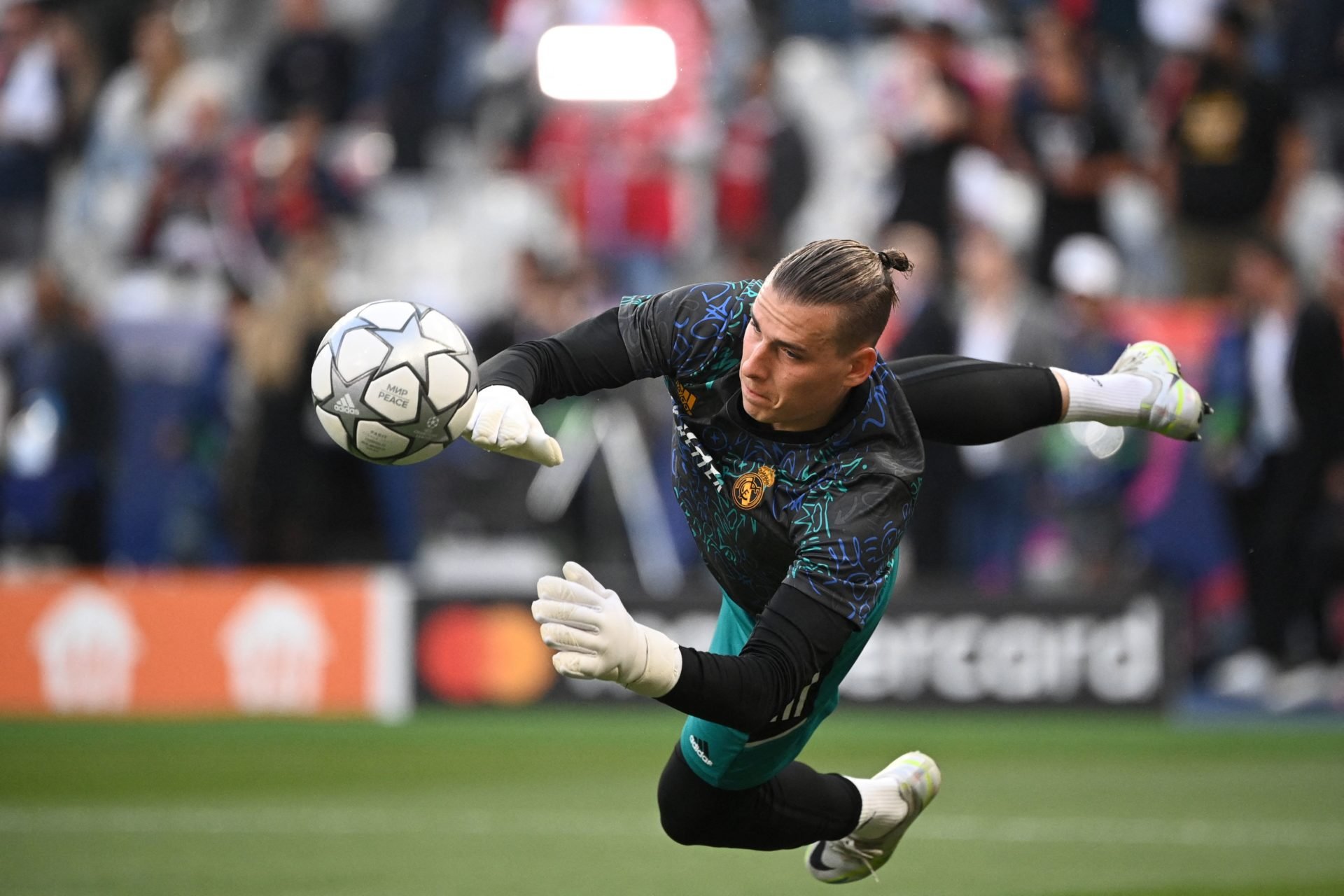 Real Madrid keeps Lunin as starting goalie