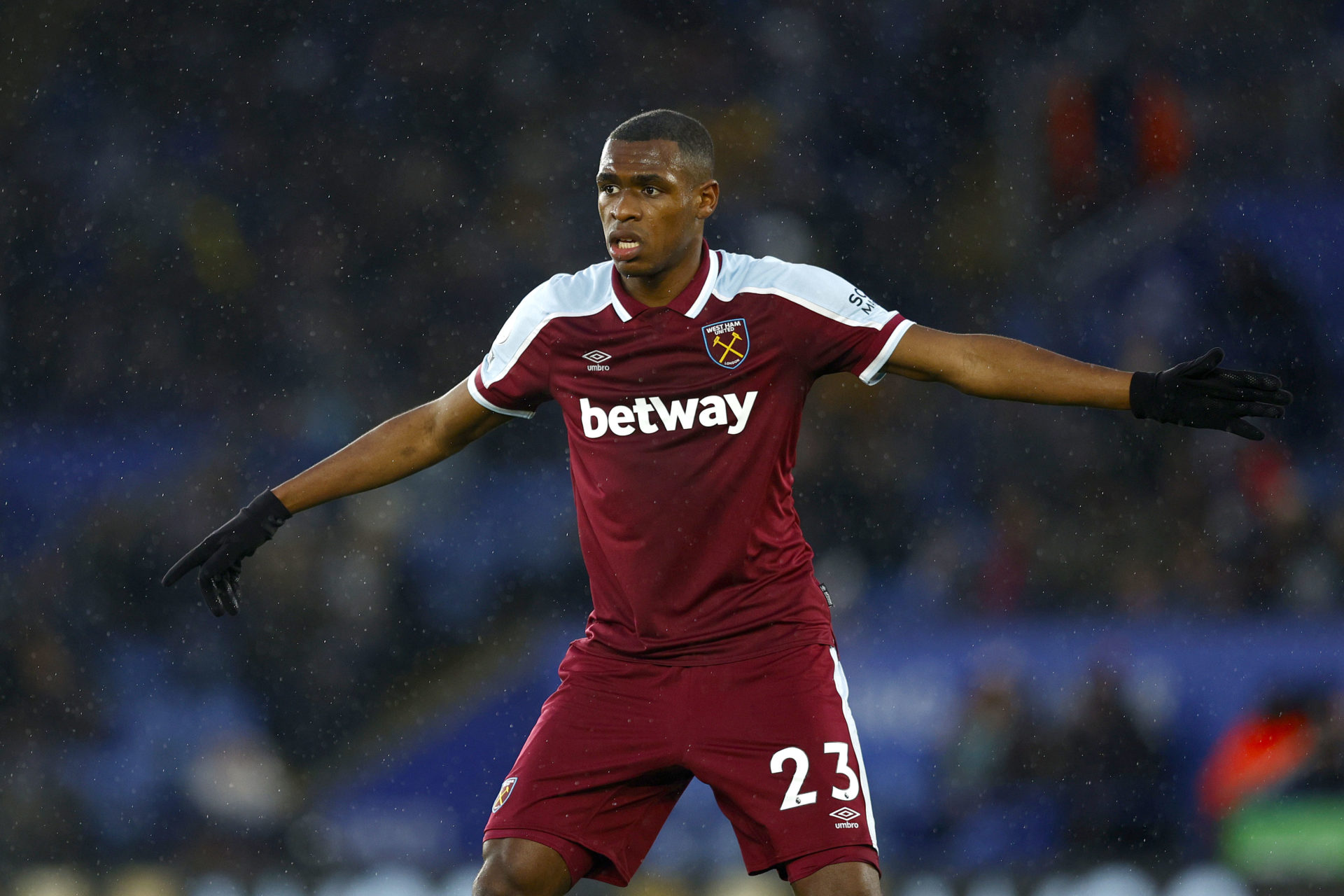 West Ham are reportedly ready to listen to offers for Issa Diop