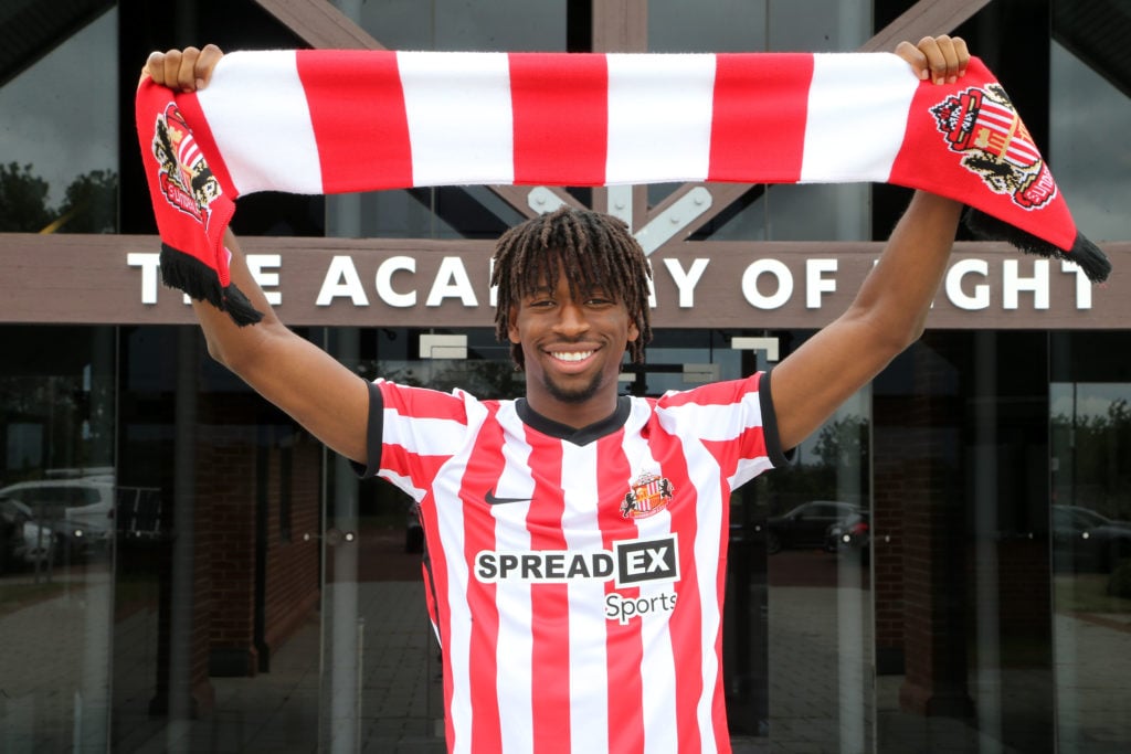 Sunderland Unveil New Signing Aji Alese