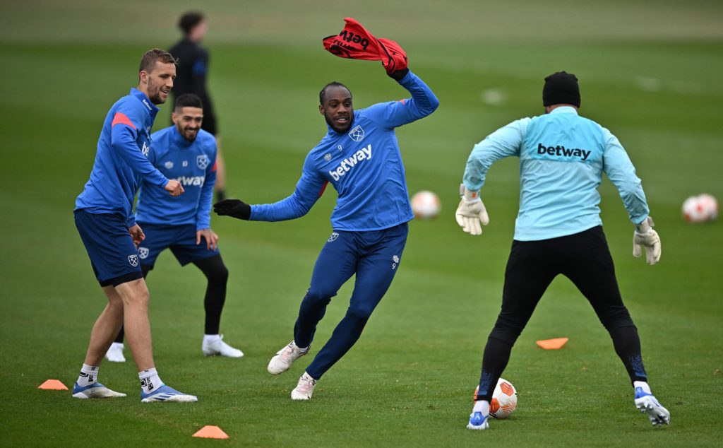 FBL-EUR-C3-WEST HAM-TRAINING