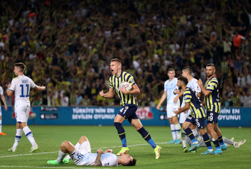 Fenerbahce v Dynamo Kyiv - UEFA Champions League Qualifying