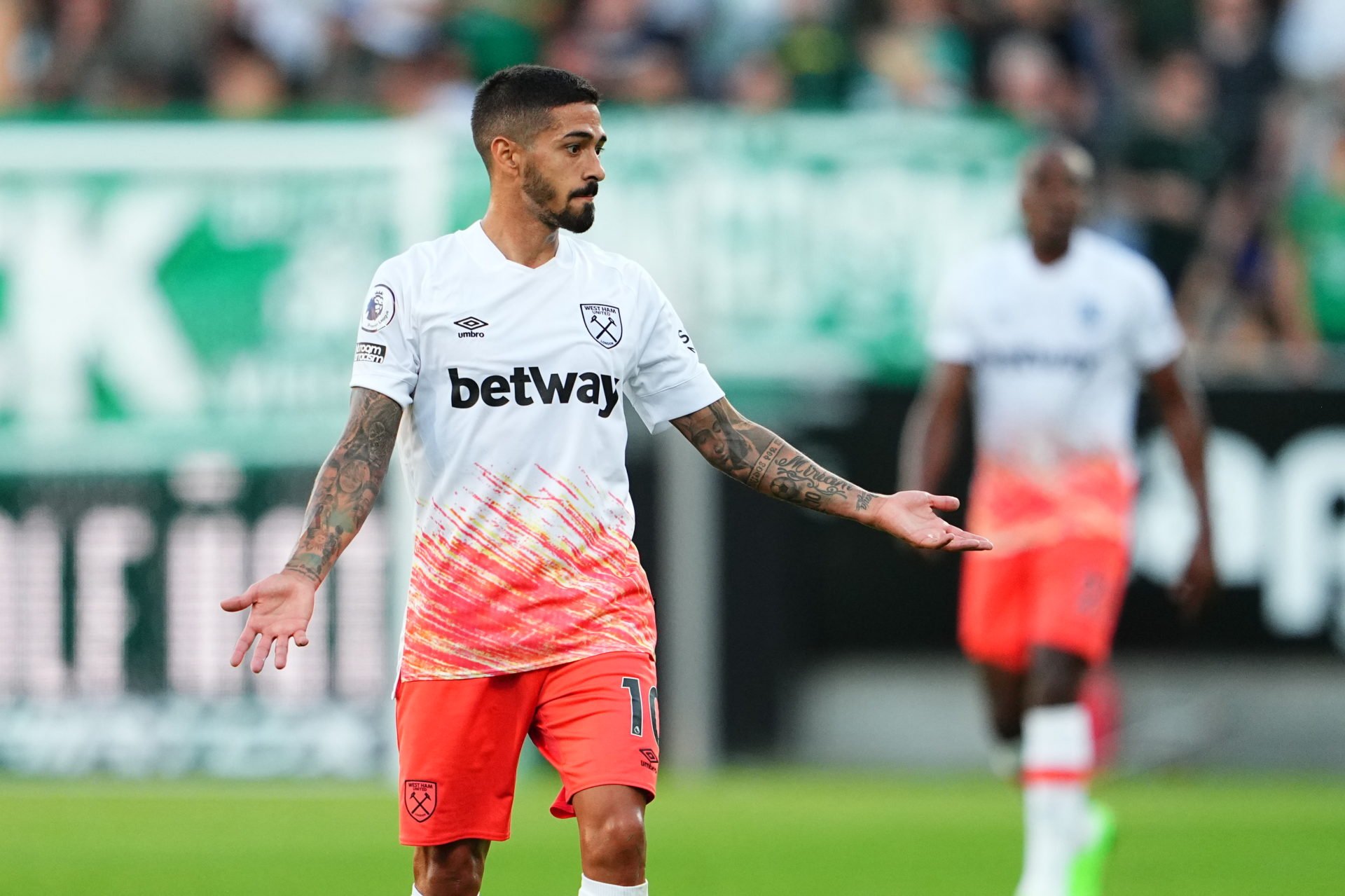 Complex Lanzini contract situation explained as insider makes £10m claim