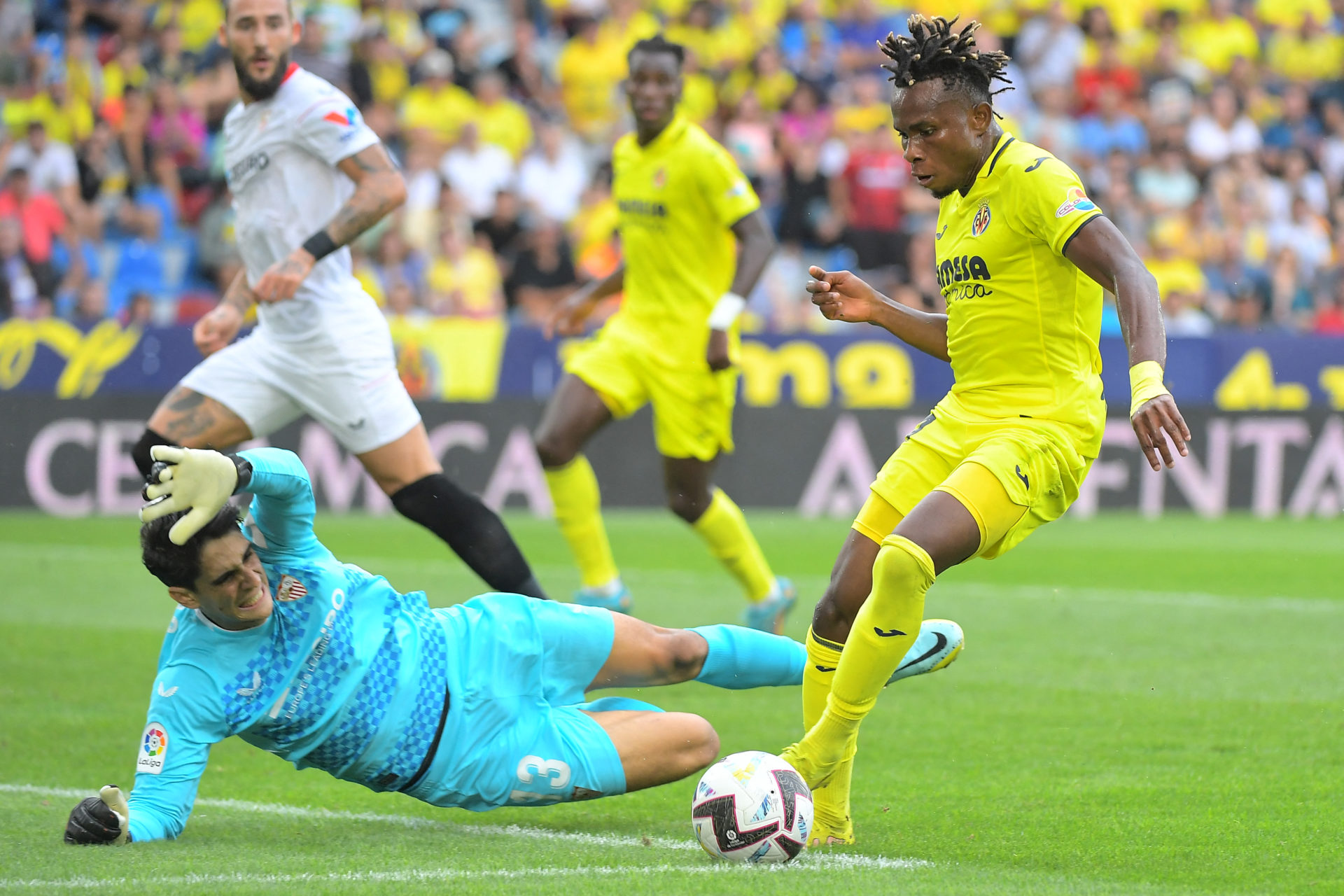 West Ham reportedly eyeing Yassine Bounou is made news for Alphonse Areola