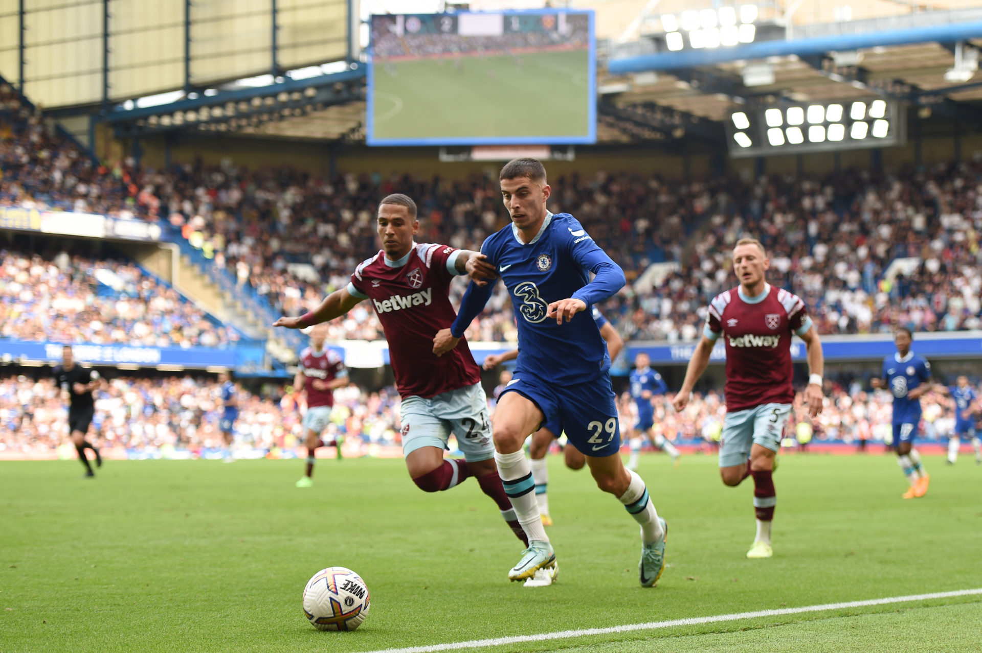 Chelsea FC v West Ham United - Premier League