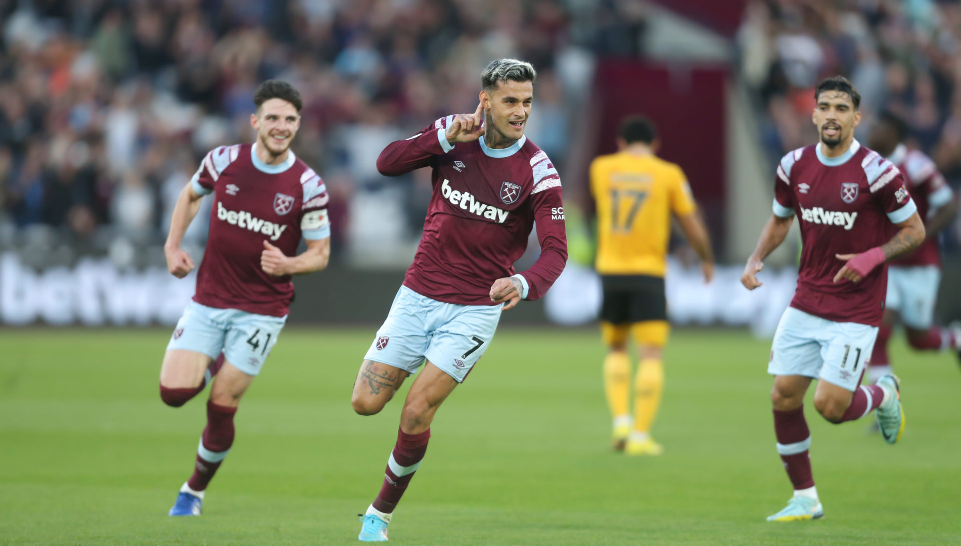 West Ham United v Wolverhampton Wanderers - Premier League