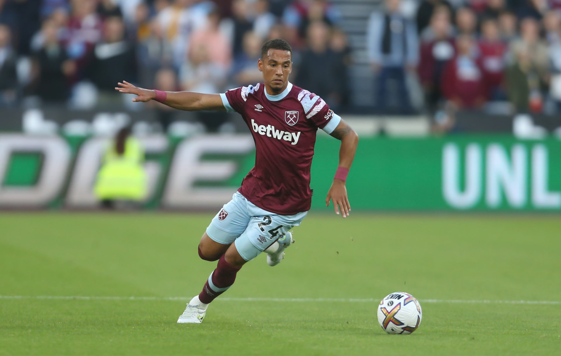West Ham United v Wolverhampton Wanderers - Premier League