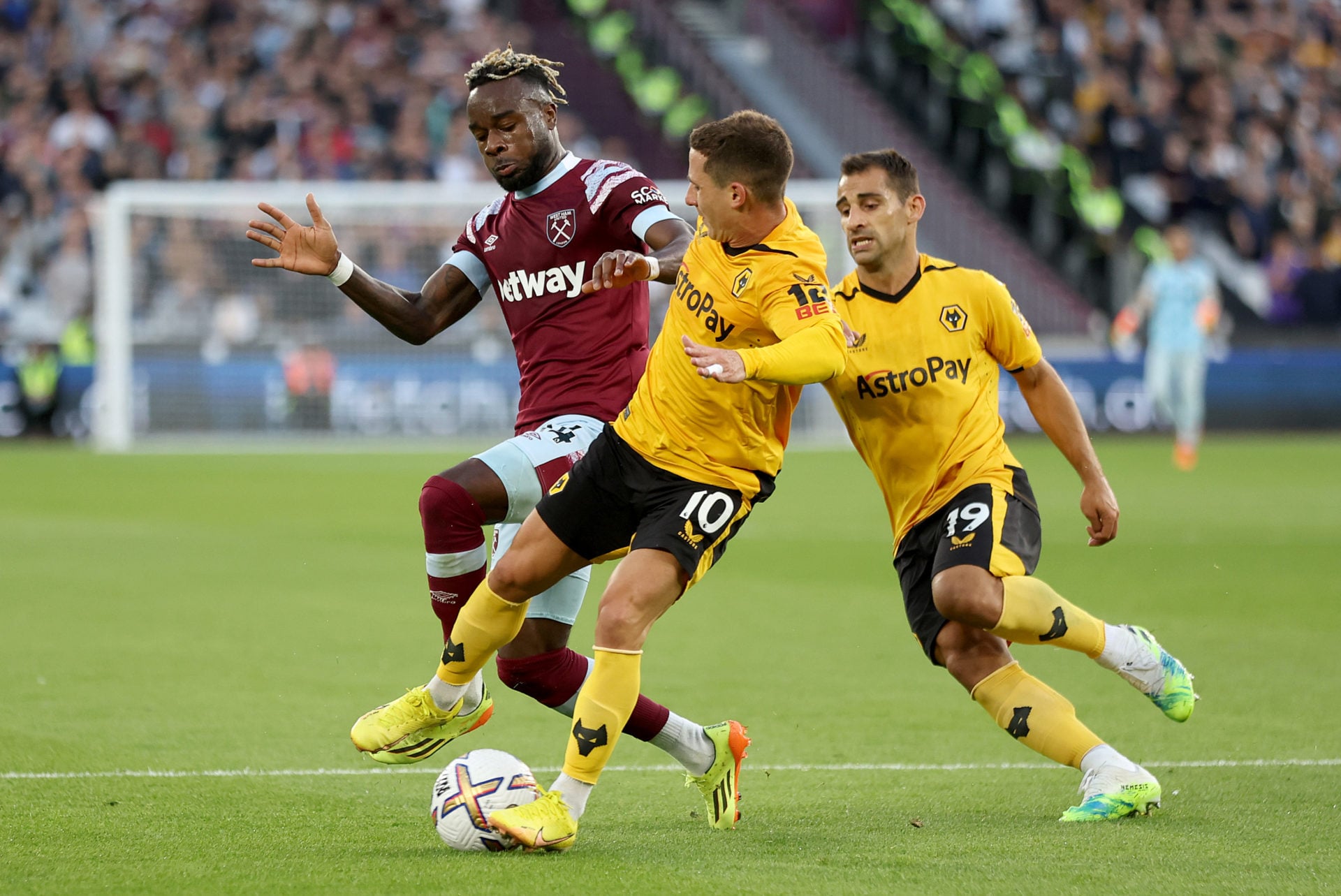 West Ham United v Wolverhampton Wanderers - Premier League
