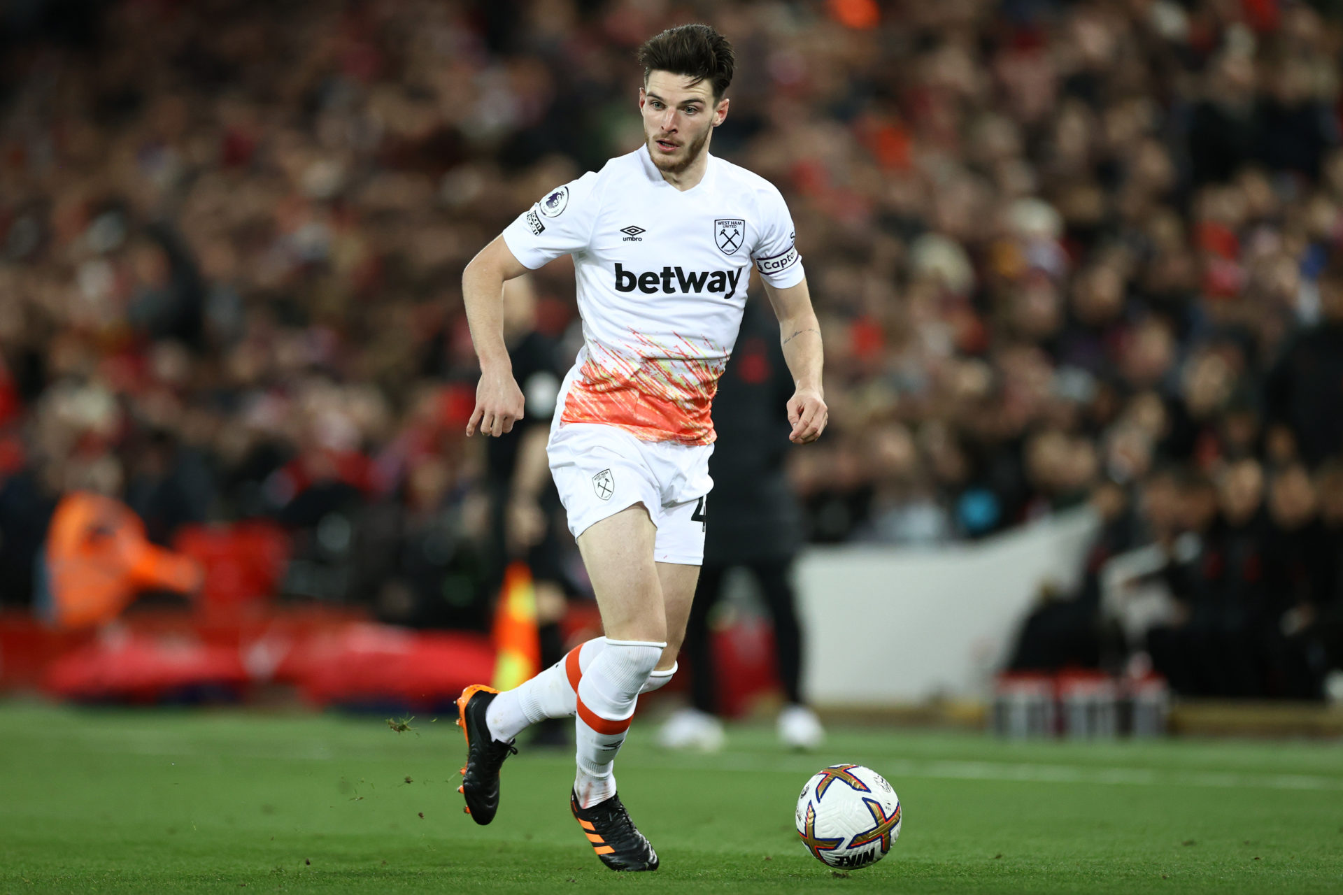 Bad news for West Ham as journalist who broke Paqueta makes Declan Rice Chelsea claim