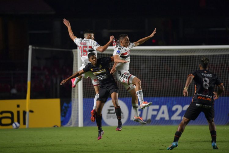 Report: West Ham now lining up move to sign £9 million defensive midfielder Pablo Maia in January
