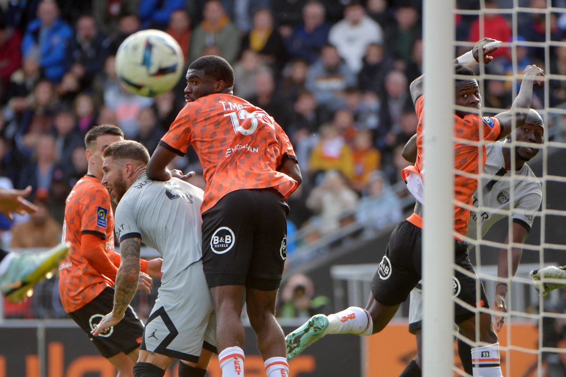 FBL-FRA-LIGUE1-LORIENT-PSG