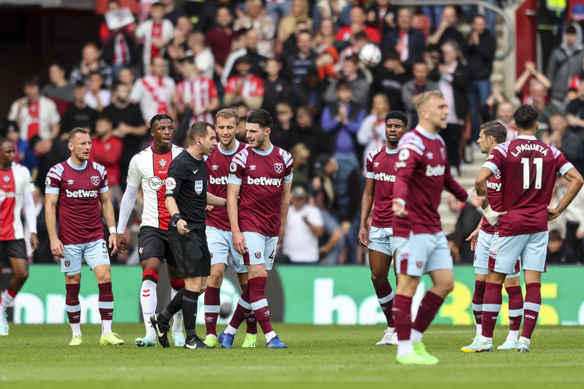West Ham fans will be fuming after official announcement ahead of Newcastle clash