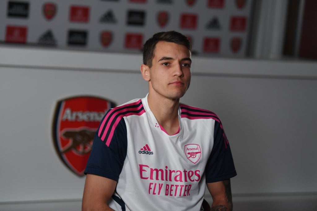 Arsenal Unveil New Signing