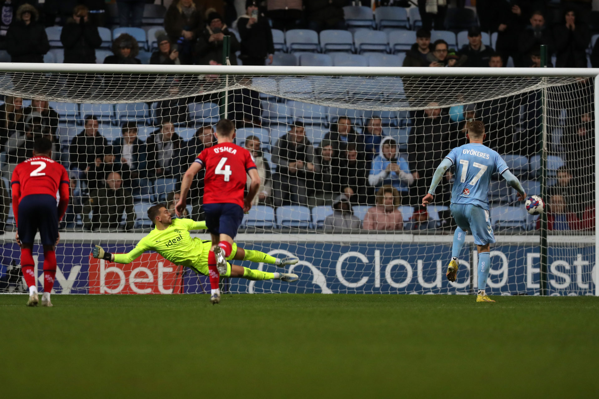Blow for Leeds as report claims Moyes wants ‘incredible’ 24-year-old attacker at West Ham