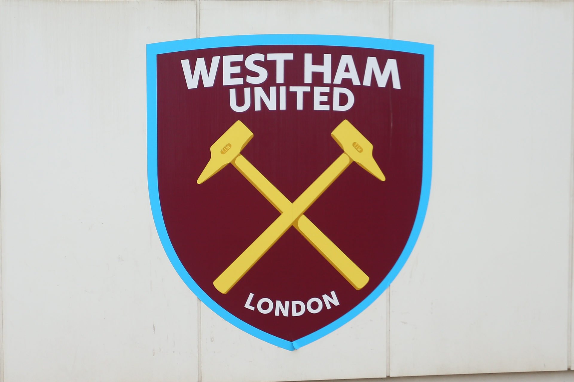 Jim Bowe makes West Ham waves, West Ham United