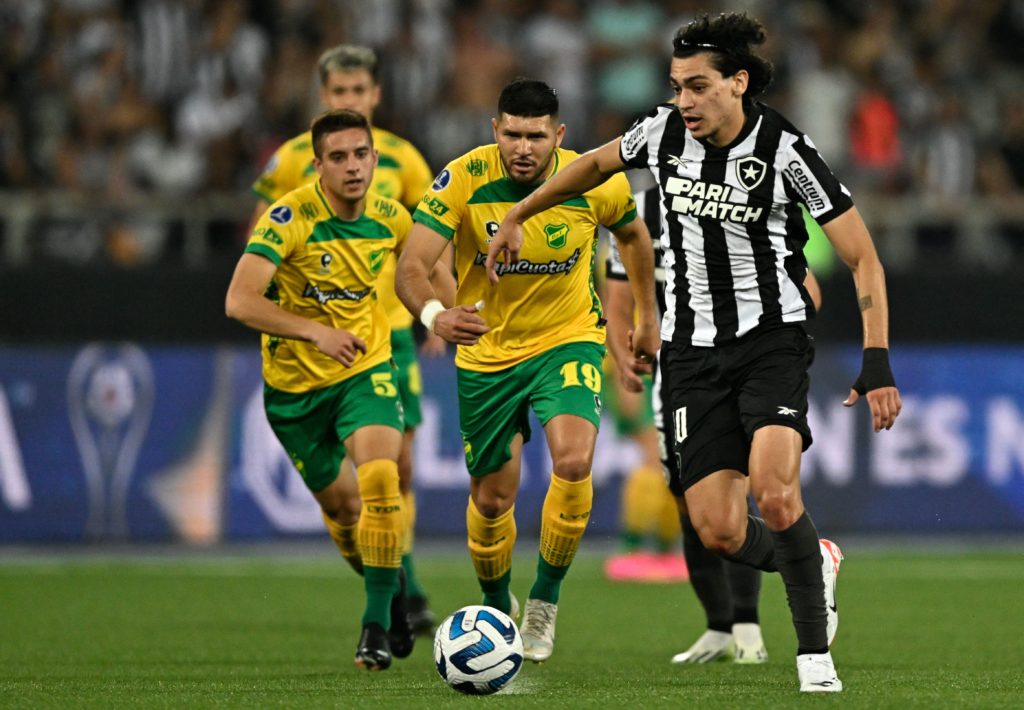 FBL-SUDAMERICANA-BOTAFOGO-DEFENSA