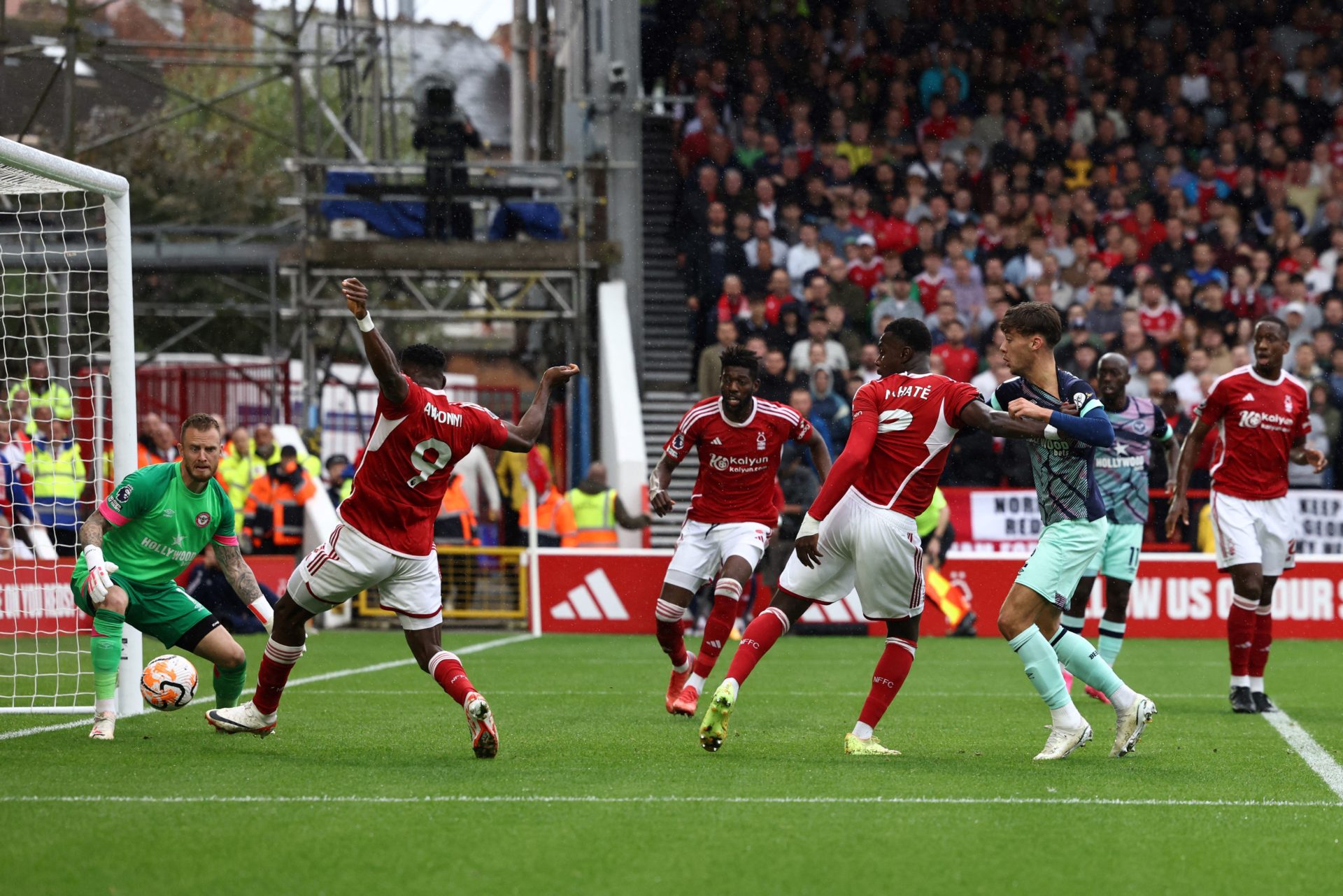 West Ham had absolute shocker by rejecting chance to sign 26-year-old Nottingham Forest star