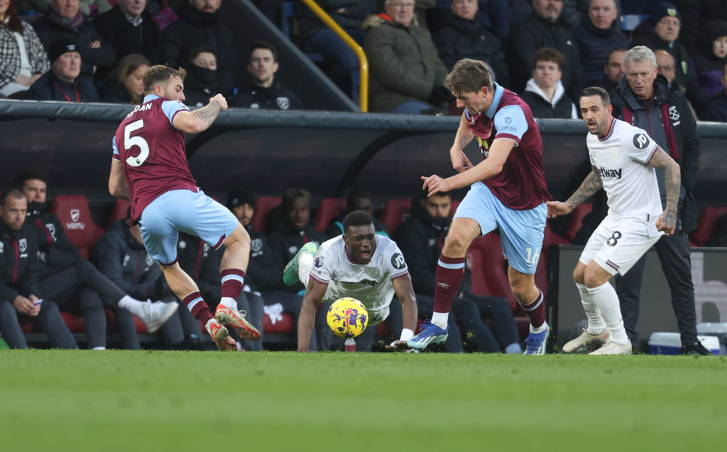 Garth Crooks completely disagrees with West Ham boss David Moyes after ...