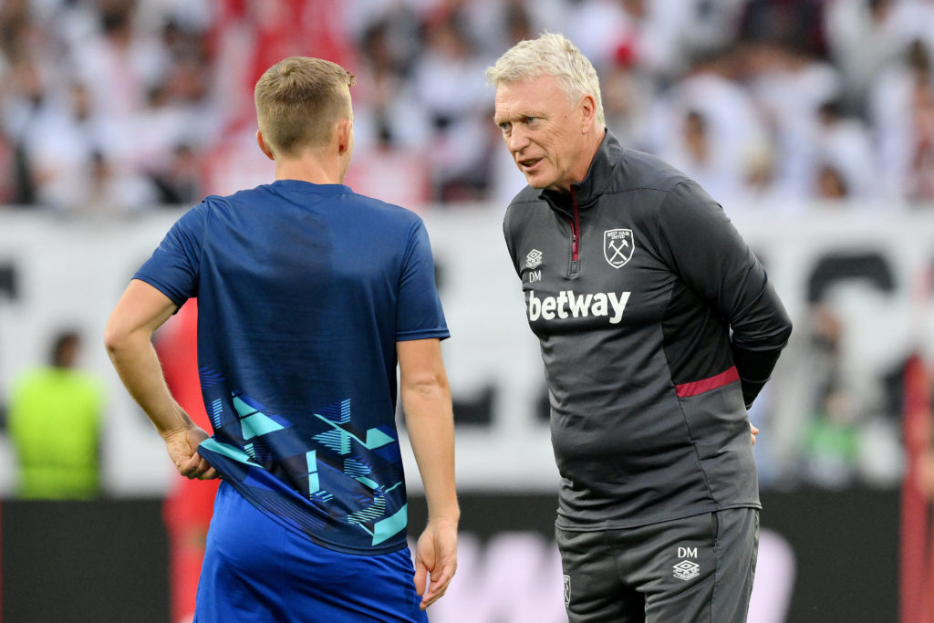 David Moyes speaks with James Ward-Prowse during their time together at West Ham