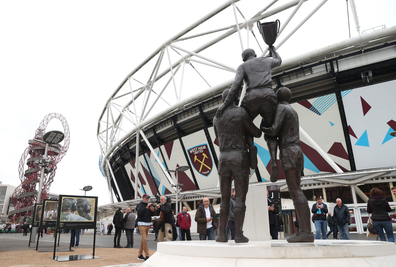 Mock-up image sparks great David Moyes West Ham statue debate