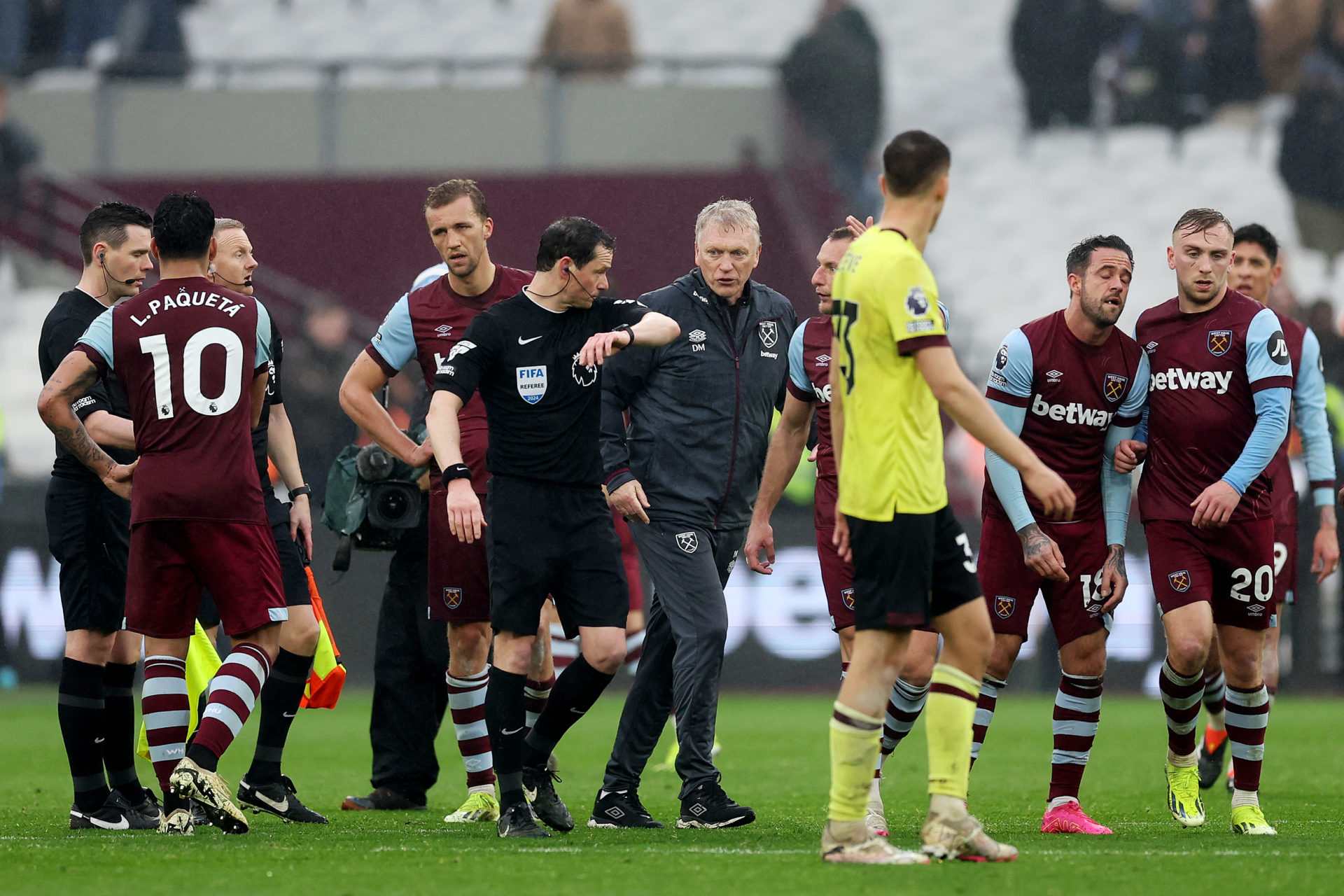 Red cards and controversial penalties see West Ham squander