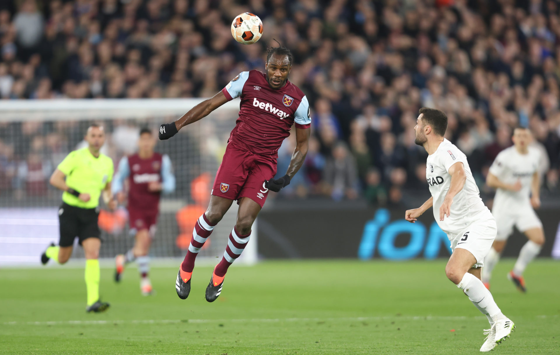 Its Actually Unbelievable Michail Antonio Says Arsenal Fans Are