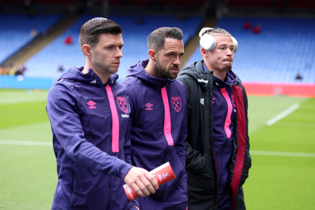 Aaron Cresswell, Danny Ings and Kalvin Phillips of West Ham united look on during a pitch inspection prior to the Premier League match between Crys...