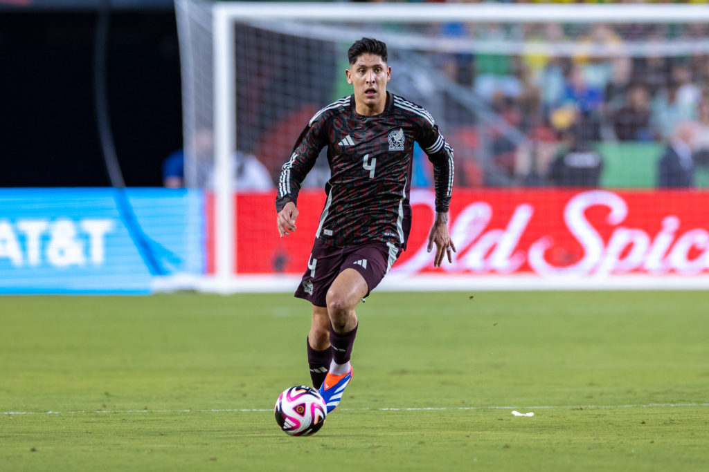 SOCCER: JUNE 08 Mexico vs Brazil