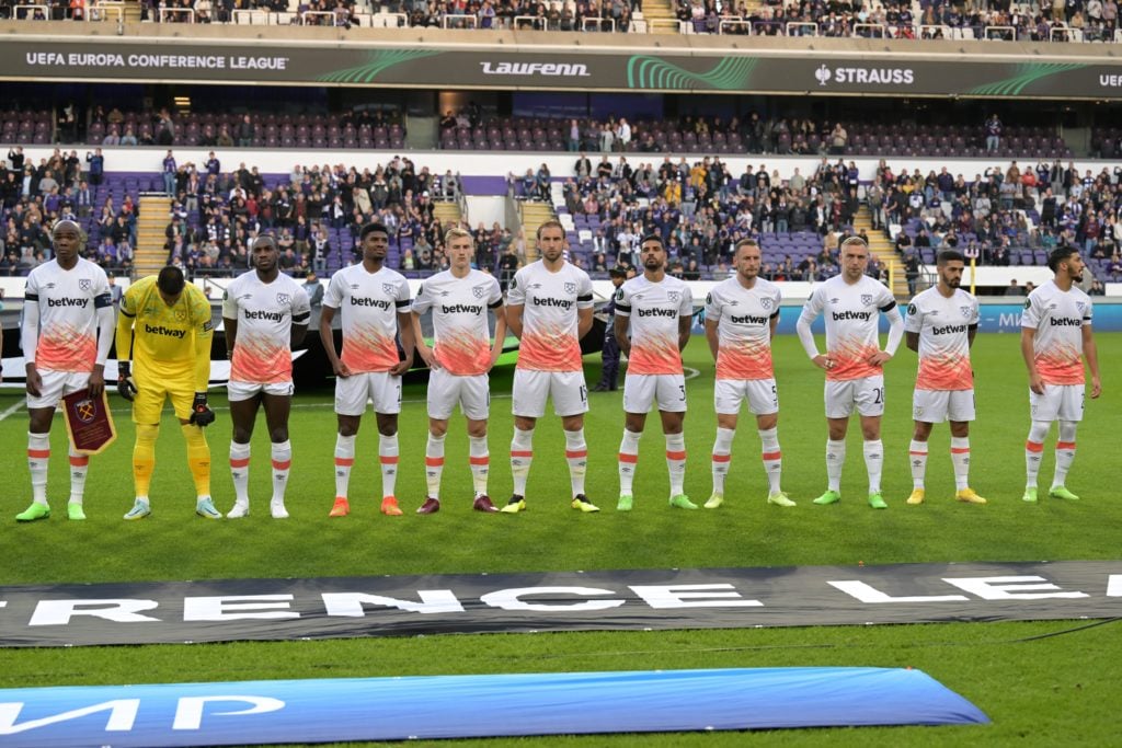 BRUSSELS - line up West Ham United FC with West Ham United FC goalkeeper Alphonse Areola, Ben Johnson of West Ham United FC, Vladimir Coufal of Wes...